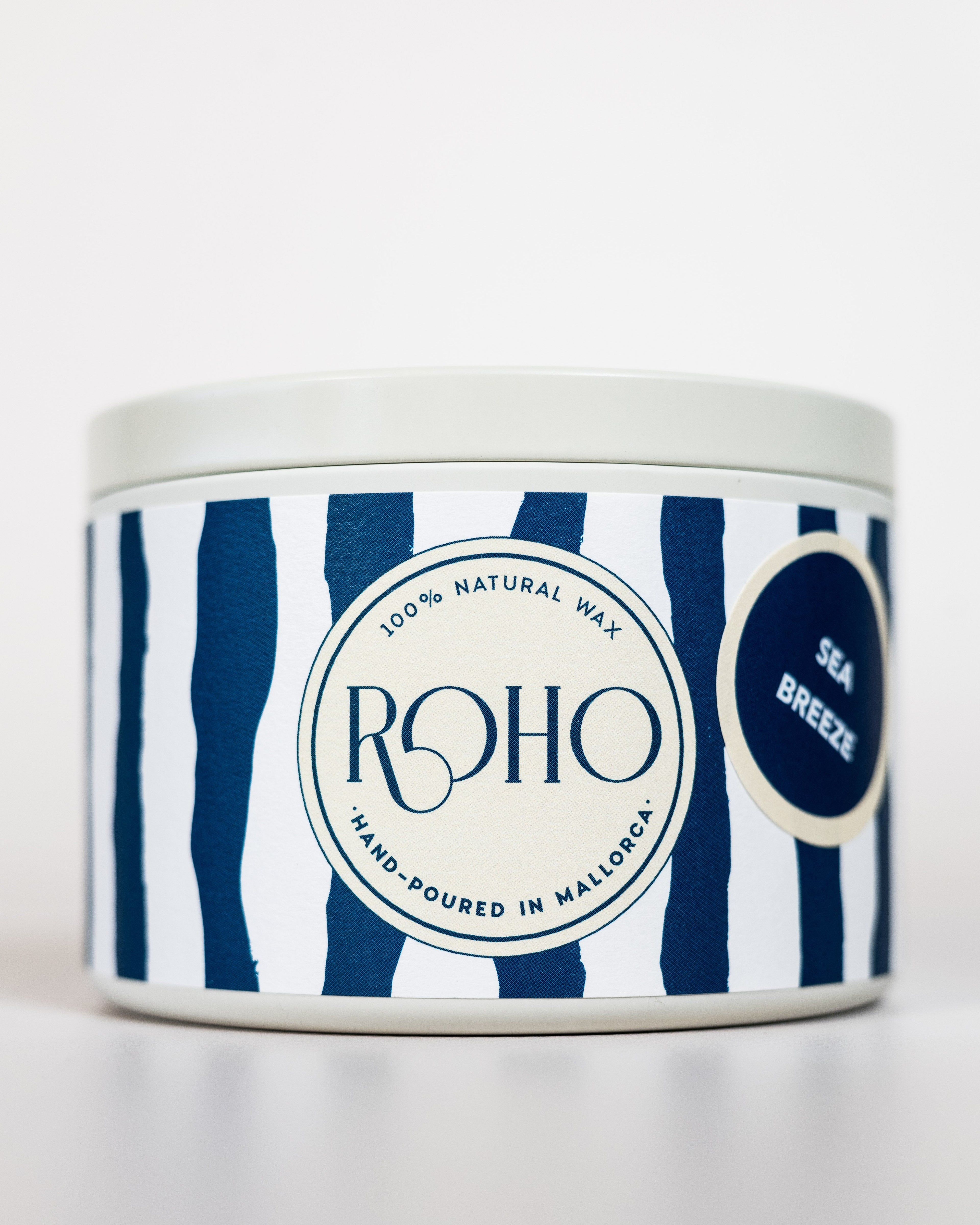 Duftkerzen-Dose mit blau-weiß gestreiftem Design und &